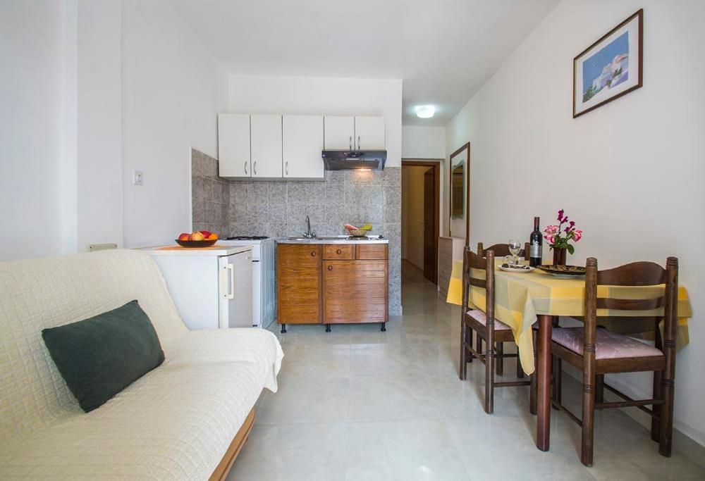Apartments Eugen 2024 라벡 외부 사진
