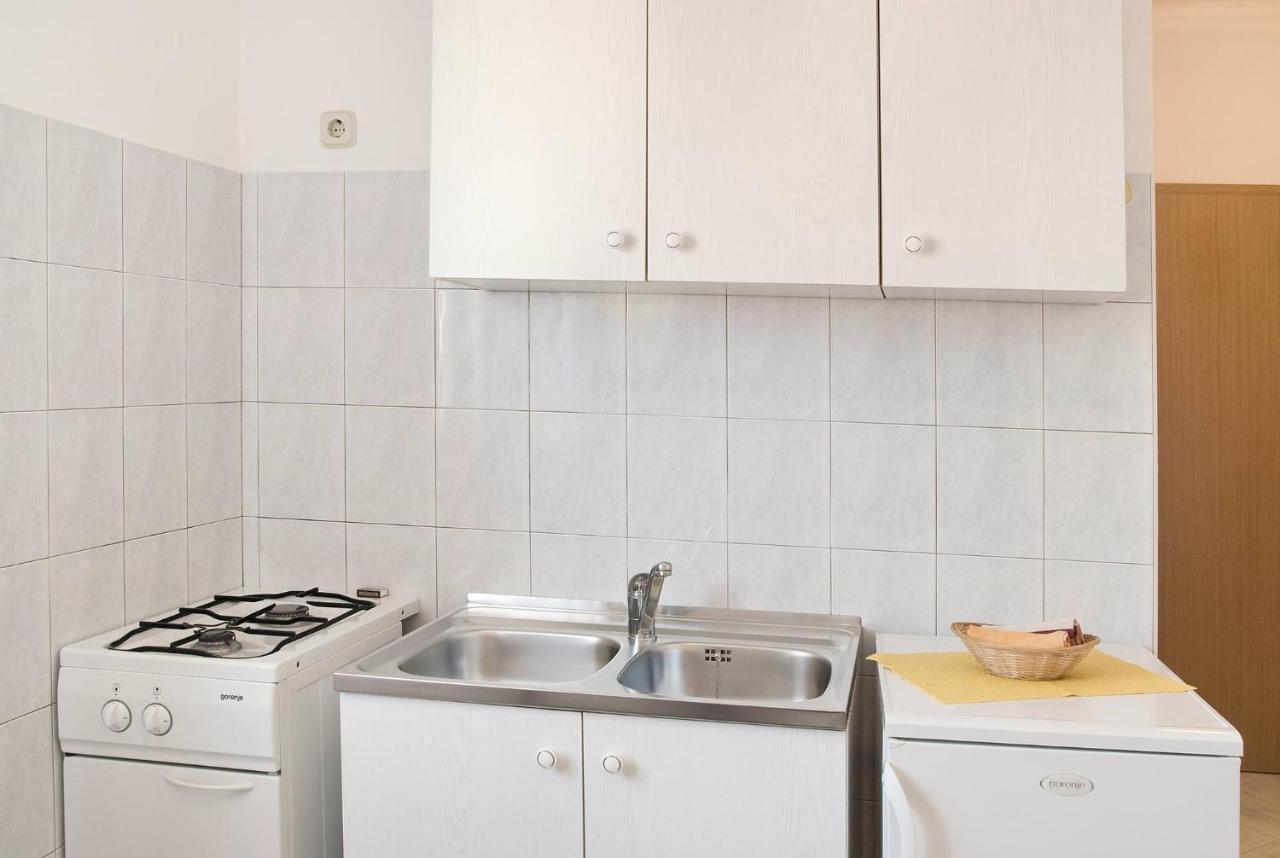 Apartments Eugen 2024 라벡 외부 사진